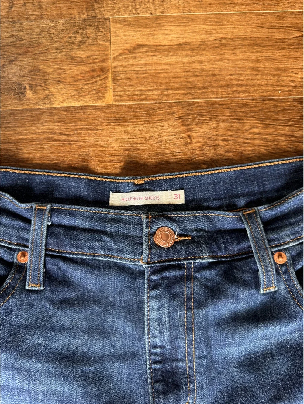 Levi's Mid Length Shorts Womens 31 Medium Wash Cuffed Zip Fly